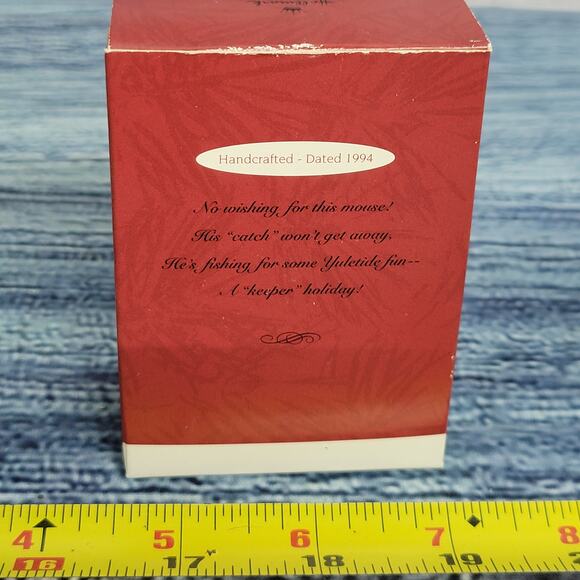 Vintage 1994 Hallmark (Merry Fishmas) keepsake Christmas ornament mouse - Picture 3 of 8